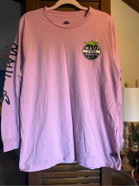 3/$15 Maui and Sons long sleeved graphic tee EUC Large